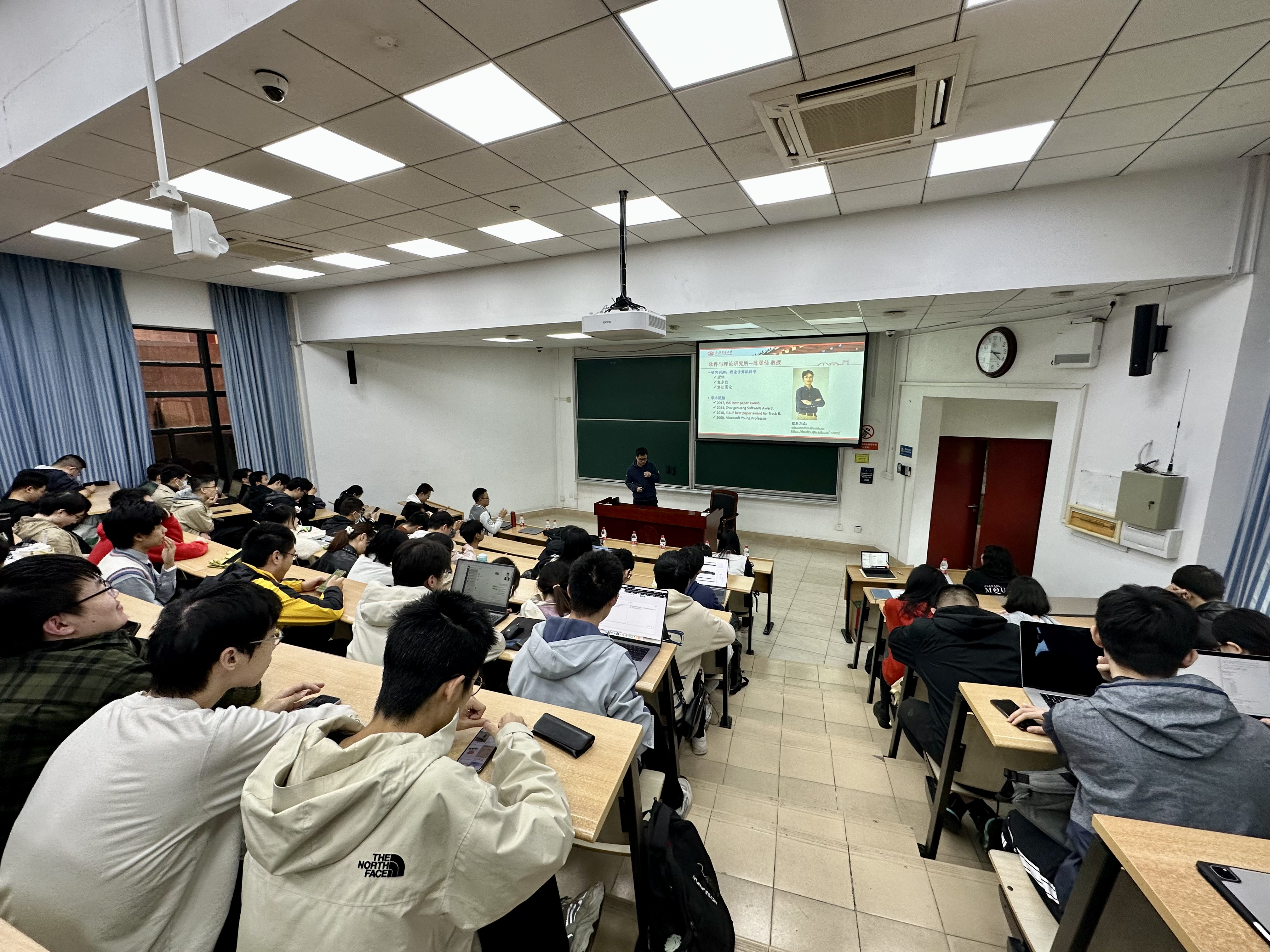 毕设宣讲会配图1.jpg