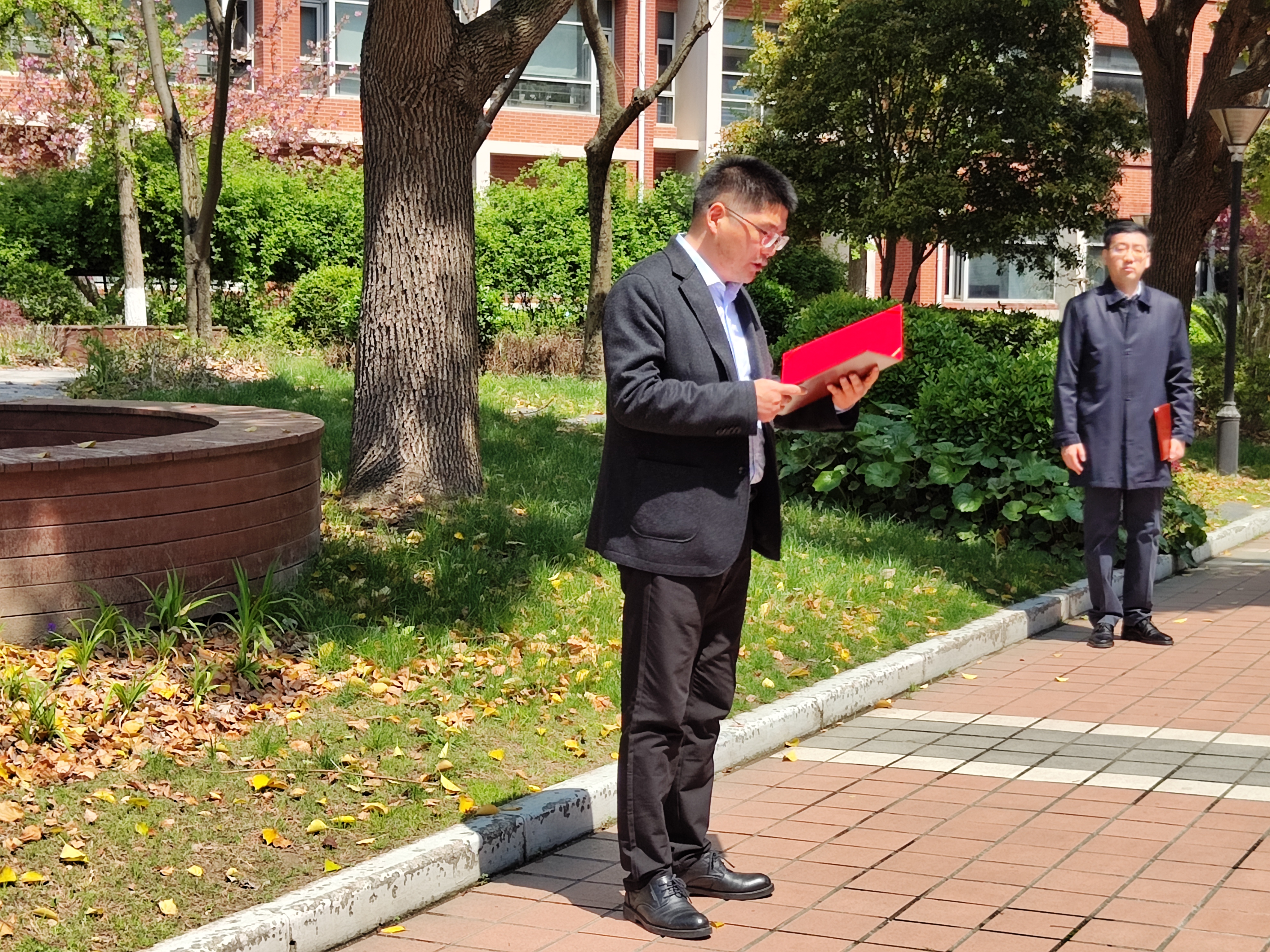 图片3-徐剑波书记发言缅怀张院士.jpg 图片3-徐剑波书记发言缅怀张院士.jpg